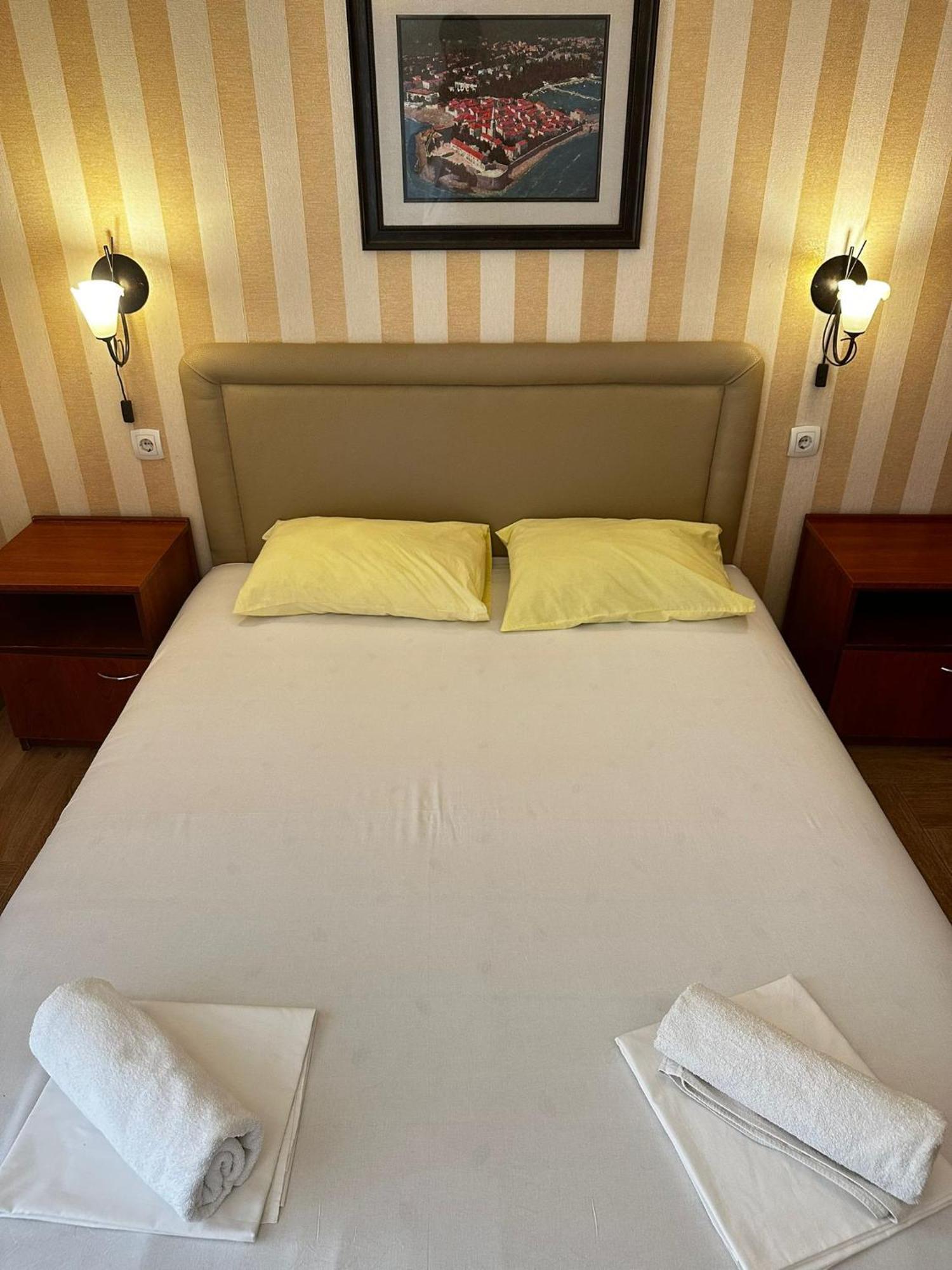 Central Hotel-Будва Екстериор снимка