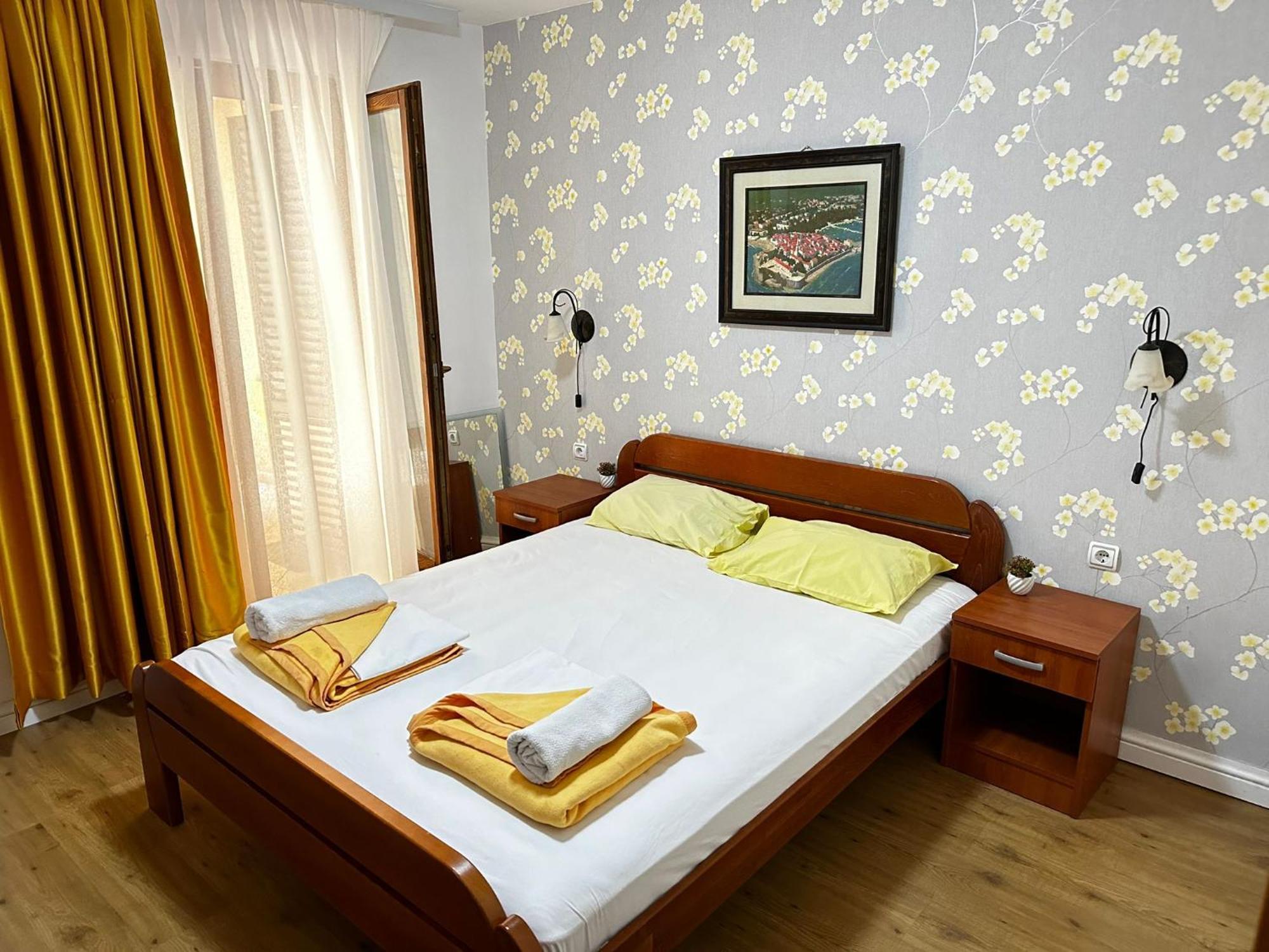 Central Hotel-Будва Екстериор снимка