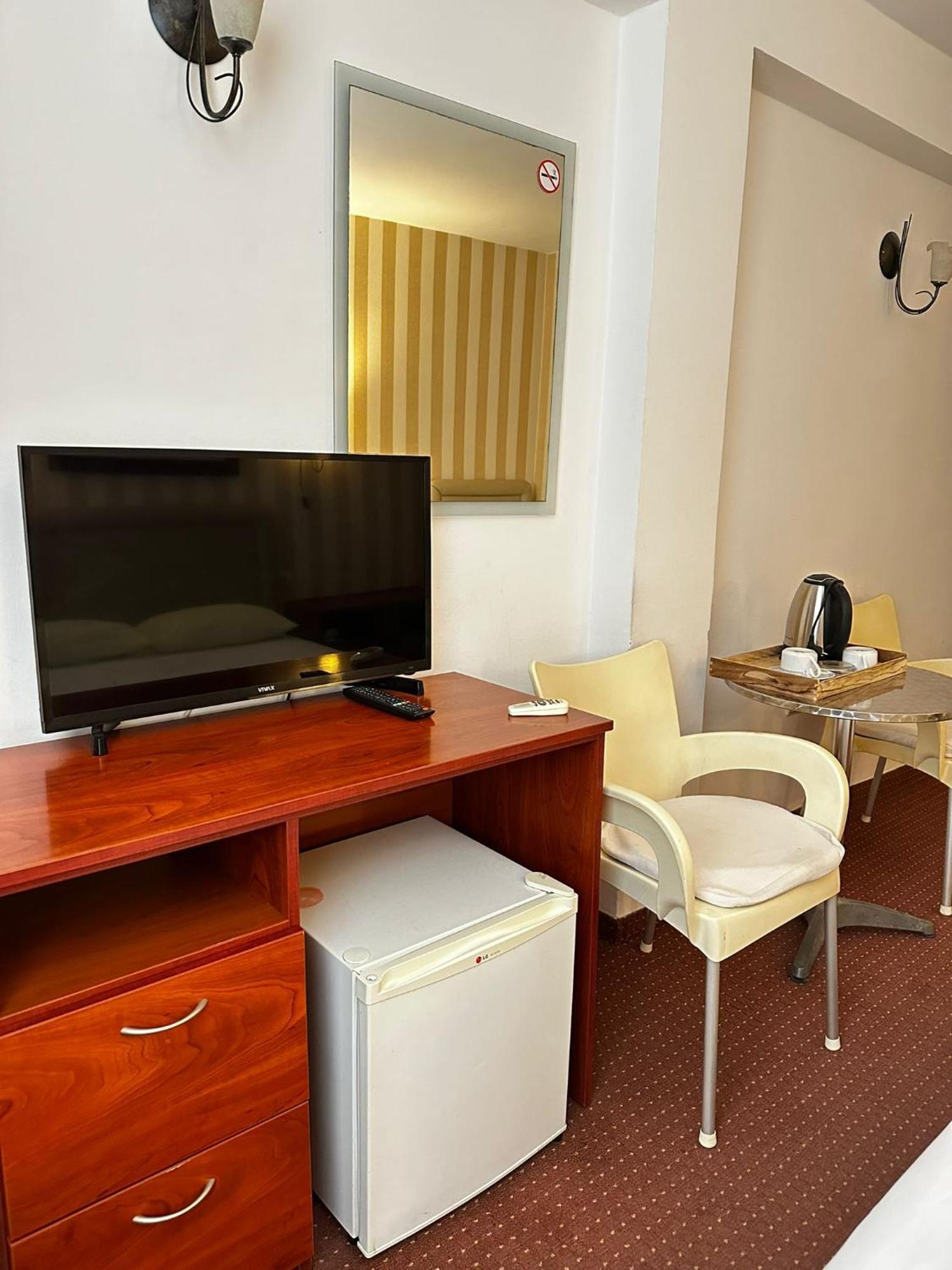 Central Hotel-Будва Екстериор снимка